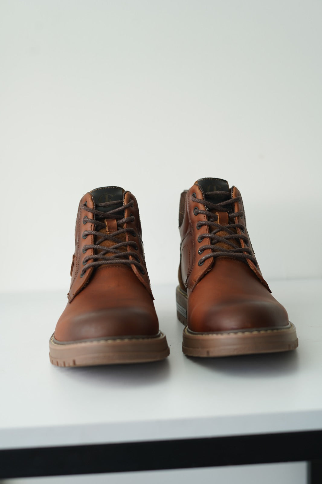 LECLER BOTA AUGUSTUS AVELLANA